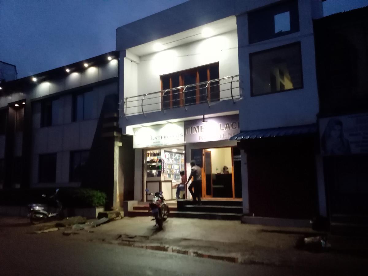 Hotel Time Palace Udagamandalam Exterior foto