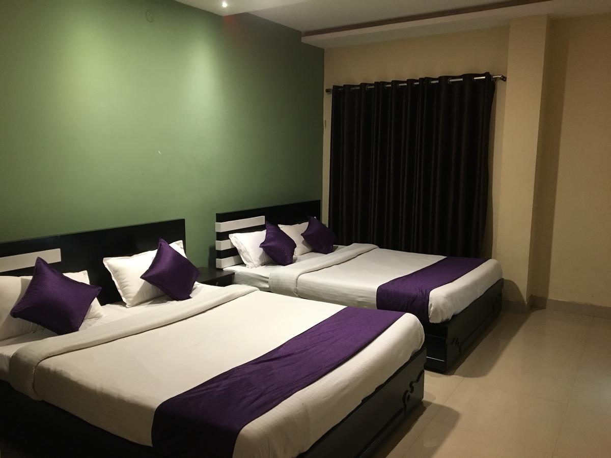Hotel Time Palace Udagamandalam Exterior foto