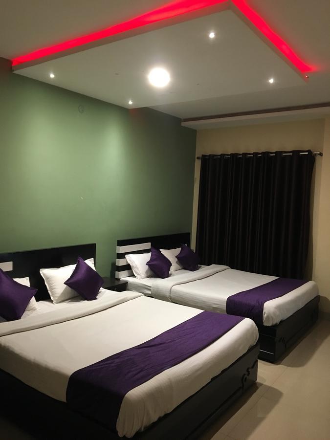 Hotel Time Palace Udagamandalam Exterior foto